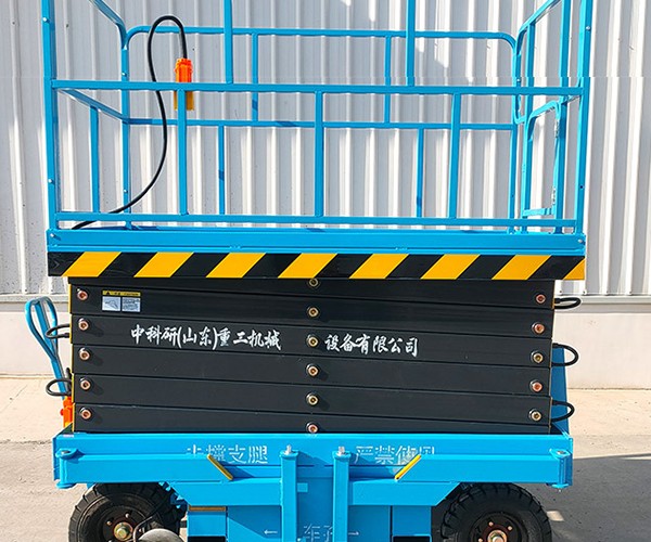 斗门自行走升降机
